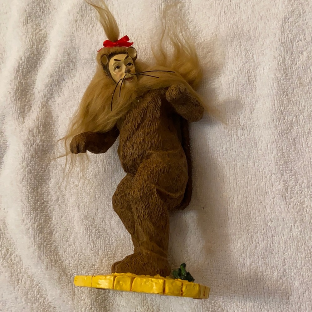 NEW - wizard of oz figure